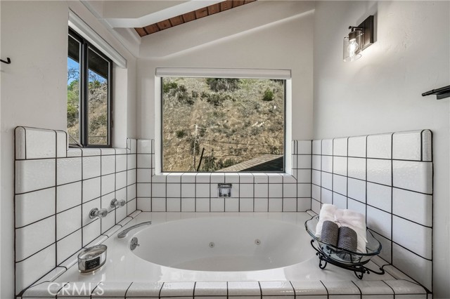 Detail Gallery Image 31 of 61 For 10165 Lakeshore, Clearlake,  CA 95422 - 4 Beds | 3 Baths