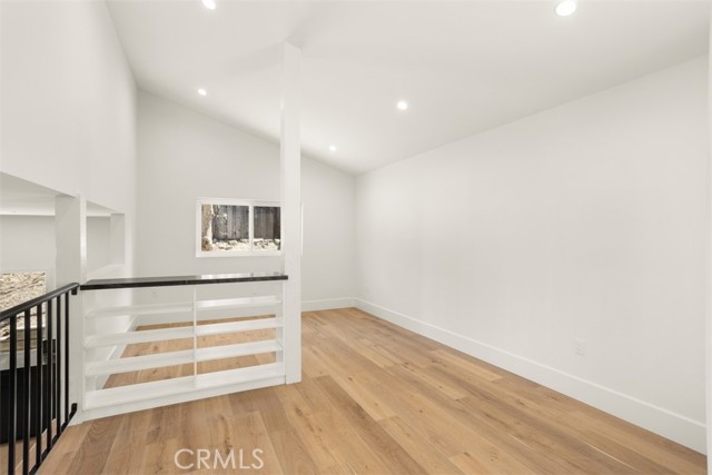 Detail Gallery Image 10 of 30 For 22450 Maycotte Rd, Woodland Hills,  CA 91364 - 3 Beds | 3 Baths