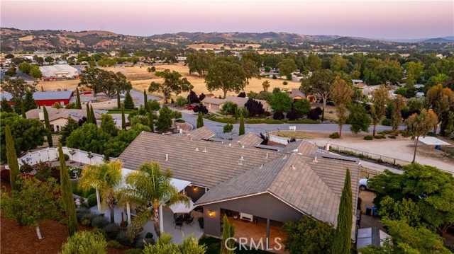 98 Nutwood Circle, Paso Robles CA: https://media.crmls.org/medias/731d52d0-b6ae-4633-891b-42eb0d4b17d2.jpg