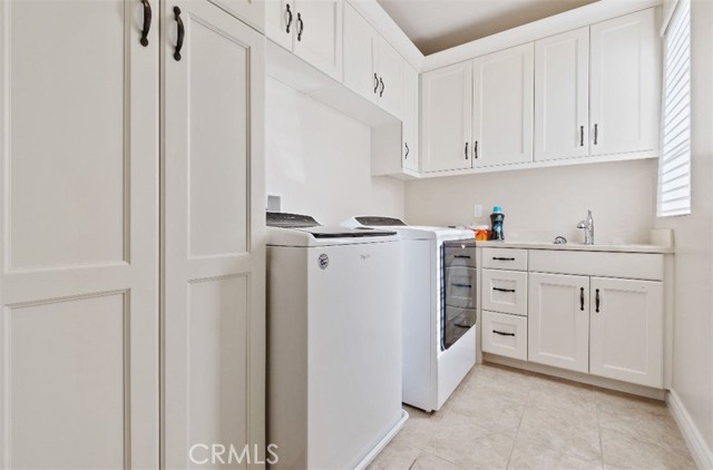 10 Shadybend, Irvine CA: https://media.crmls.org/medias/731e3f62-6fb7-4ecf-9422-a7eb840ca840.jpg