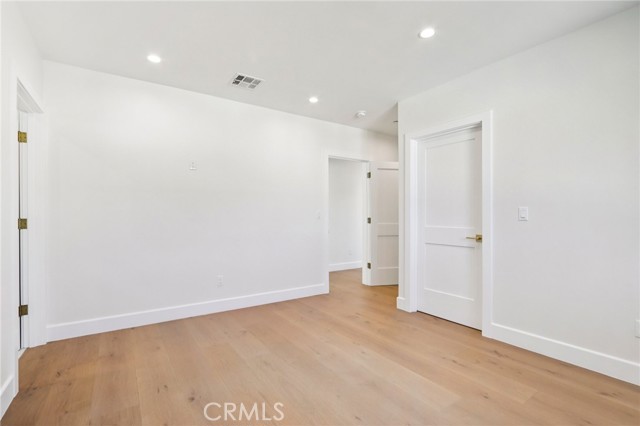 Detail Gallery Image 23 of 51 For 14931 Vose St, Van Nuys,  CA 91405 - 7 Beds | 6/1 Baths