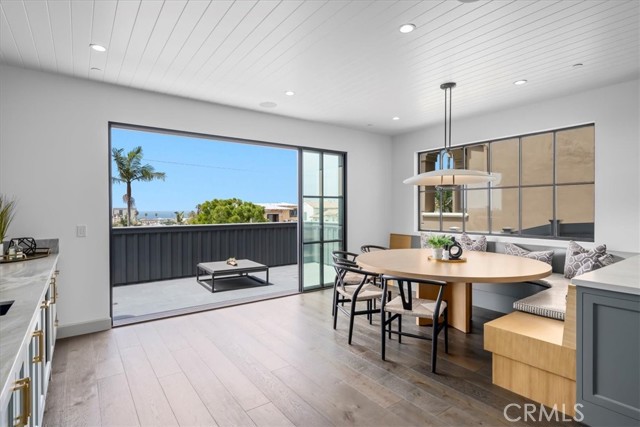 Detail Gallery Image 3 of 36 For 518 S Gertruda Ave, Redondo Beach,  CA 90277 - 3 Beds | 3 Baths