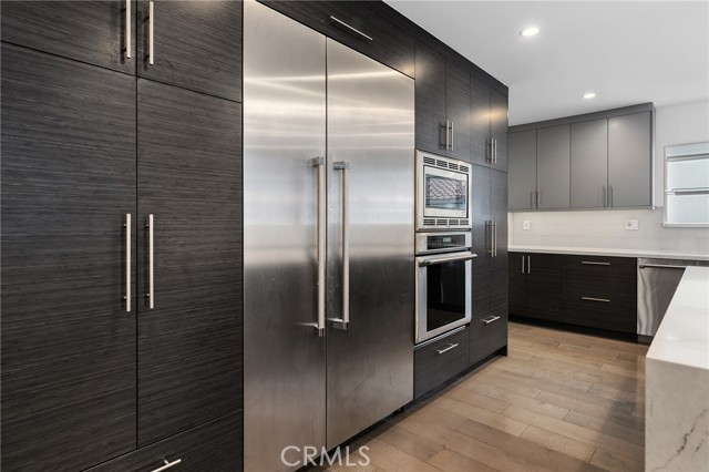 22904 Calvert Street, Woodland Hills CA: https://media.crmls.org/medias/731f41e6-bfe2-42d7-b101-c6dbc2b625dd.jpg