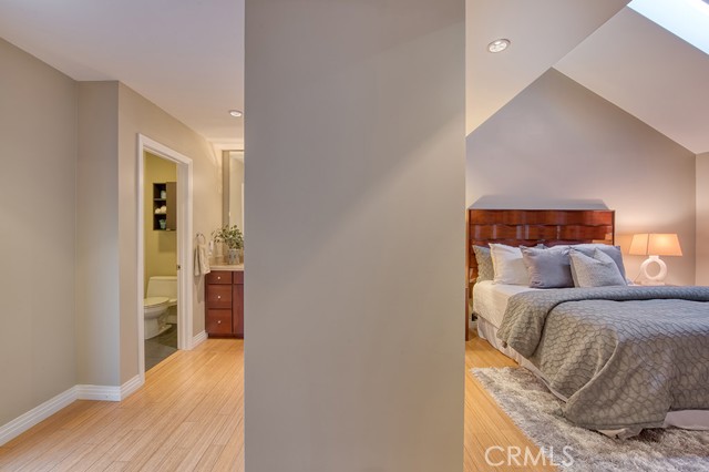 Detail Gallery Image 11 of 36 For 105 High Dr, Laguna Beach,  CA 92651 - 4 Beds | 4 Baths
