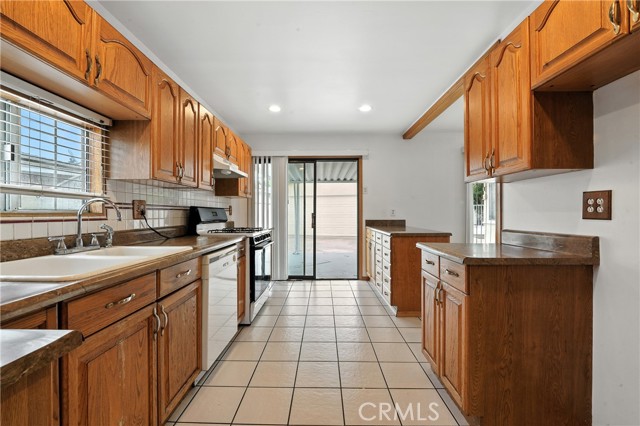 Detail Gallery Image 7 of 31 For 8456 San Clemente Way, Buena Park,  CA 90620 - 4 Beds | 2 Baths