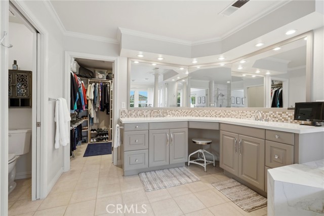 Detail Gallery Image 48 of 61 For 2134 Cottonwood Cir, Visalia,  CA 93277 - 4 Beds | 3 Baths