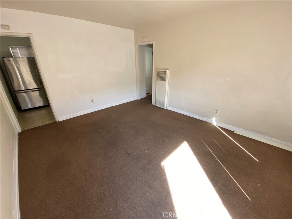 903 Cerritos Avenue B