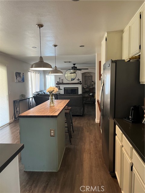 Open Kitchen with a breakfast bar