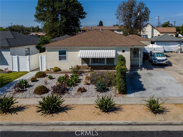 Detail Gallery Image 2 of 40 For 9727 Glandon St, Bellflower,  CA 90706 - 5 Beds | 5 Baths