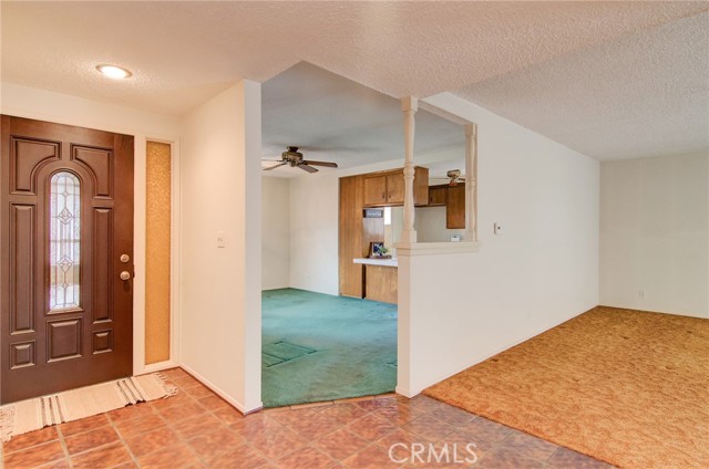 1924 W Secrest Way, Santa Ana CA: https://media.crmls.org/medias/732393c3-e06a-4375-991b-66f169c2ab60.jpg