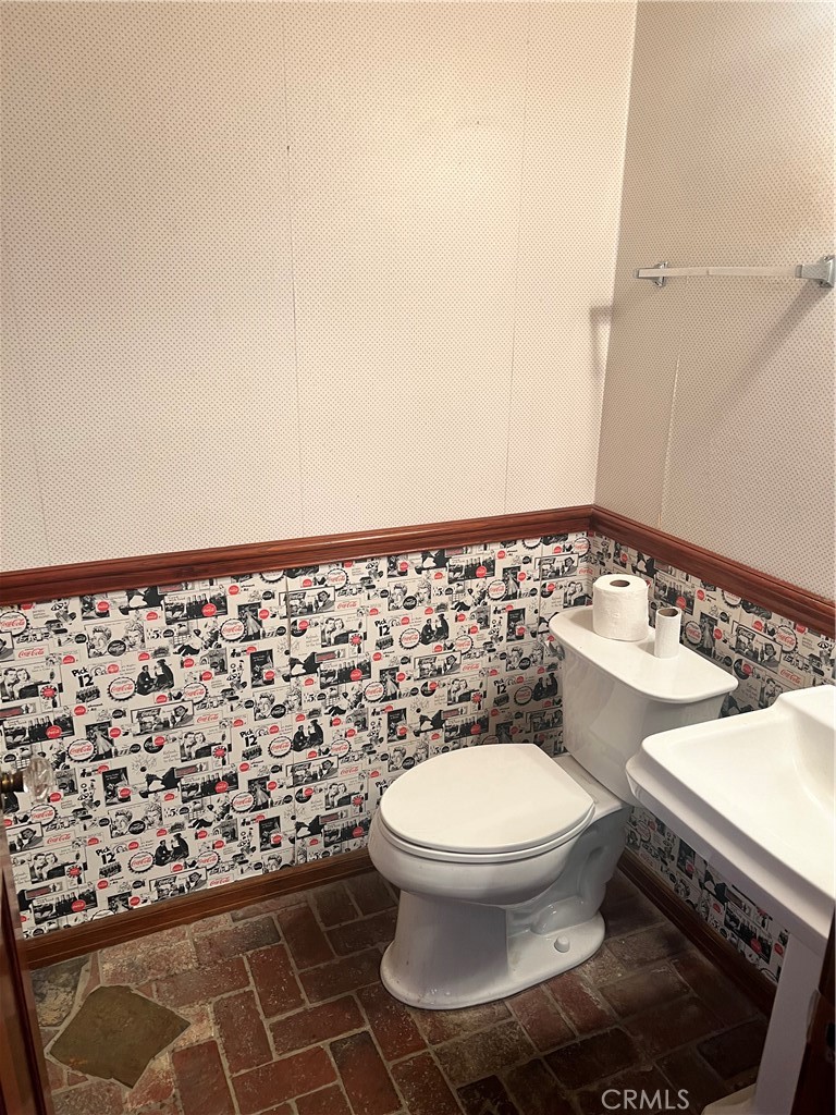 https://media.crmls.org/medias/7324bd12-28bc-4350-ae50-ada4c958732b.jpg?preset=X-Large
