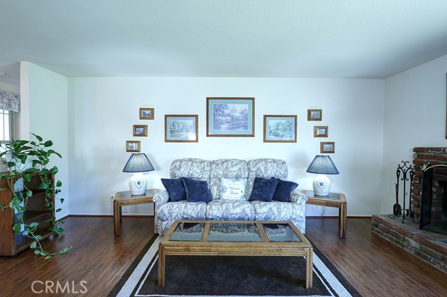 Detail Gallery Image 14 of 26 For 6073 Scheelite, Jurupa Valley,  CA 92509 - 3 Beds | 2 Baths