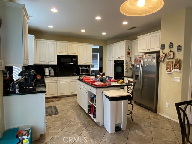 Detail Gallery Image 2 of 6 For 1733 Sand Key Ct, San Jacinto,  CA 92582 - 5 Beds | 4 Baths