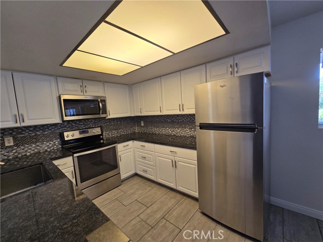 Detail Gallery Image 9 of 27 For 5301 E Waverly Dr #195,  Palm Springs,  CA 92264 - 2 Beds | 2 Baths