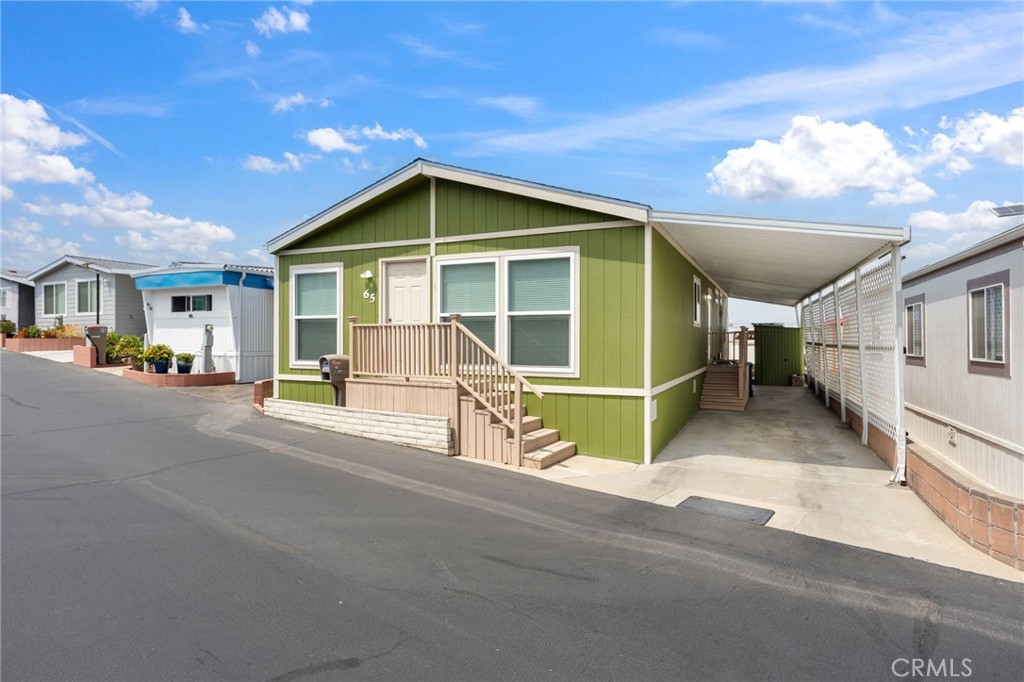 65 Hummingbird Lane