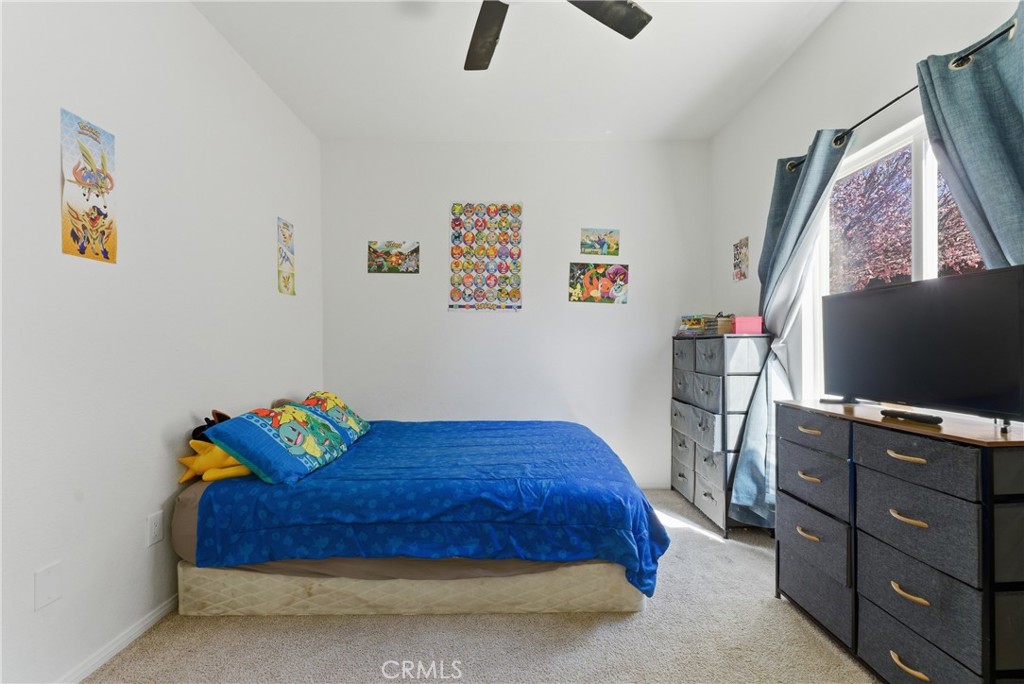 https://media.crmls.org/medias/73272515-d5fd-406f-b17f-91d9d65b9297.jpg?preset=X-Large
