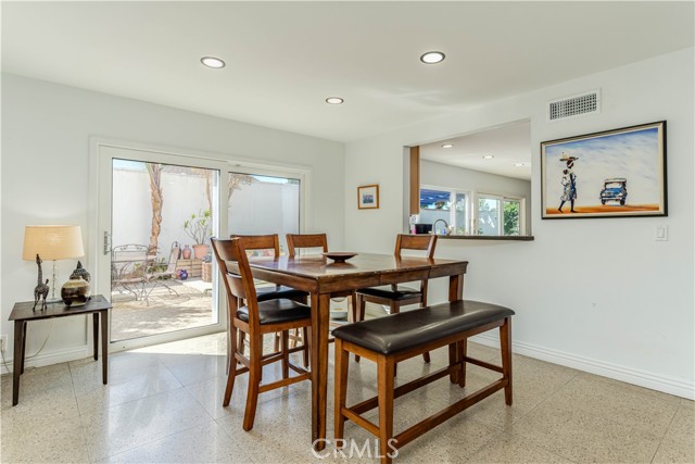 Detail Gallery Image 9 of 54 For 20301 Ramona Ln, Huntington Beach,  CA 92646 - 5 Beds | 3/1 Baths