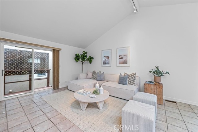 412 5th Street, Manhattan Beach, California 90266, 3 Bedrooms Bedrooms, ,3 BathroomsBathrooms,Residential,Sold,5th,SB23147369