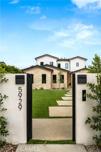 Detail Gallery Image 3 of 54 For 5929 Melvin Ave, Tarzana,  CA 91356 - 5 Beds | 6 Baths