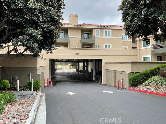 7405 Charmant Drive, San Diego CA: https://media.crmls.org/medias/7329eb6e-ec9b-46a7-b6ed-3045f03ded3e.jpg