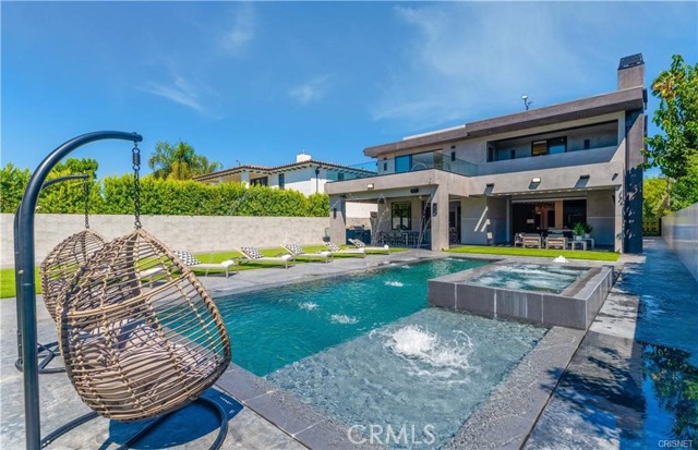 5239 Avenida Hacienda, Tarzana CA: https://media.crmls.org/medias/732a8ff1-860e-47a3-84e8-b2e32270cf6f.jpg