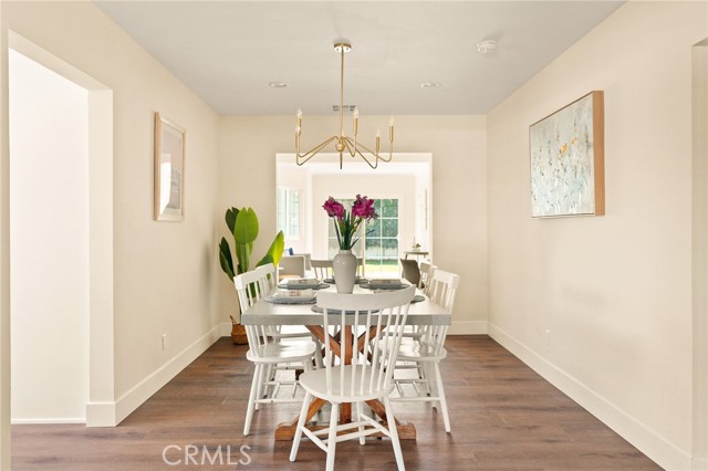 433 N Osage Avenue, Inglewood CA: https://media.crmls.org/medias/732b4603-d22f-4779-a0c6-752d2f3b2cc0.jpg