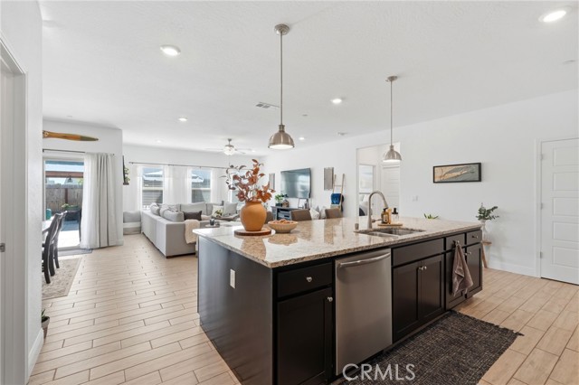 Detail Gallery Image 27 of 52 For 2587 W Heather, Hanford,  CA 93230 - 3 Beds | 2 Baths