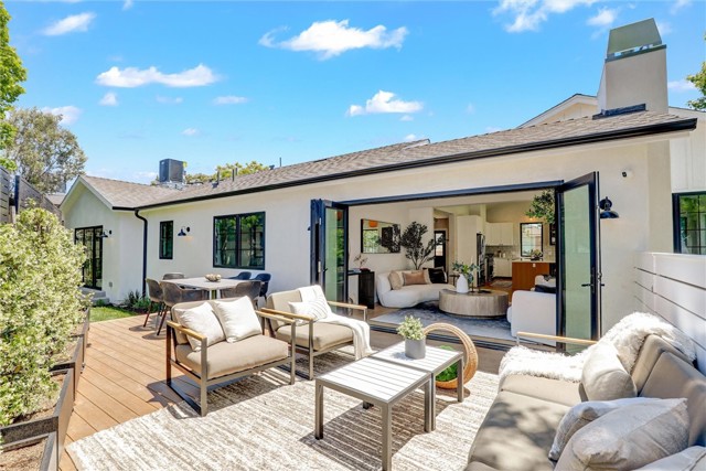 Detail Gallery Image 15 of 39 For 6451 Firebrand St, Los Angeles,  CA 90045 - 4 Beds | 3/1 Baths