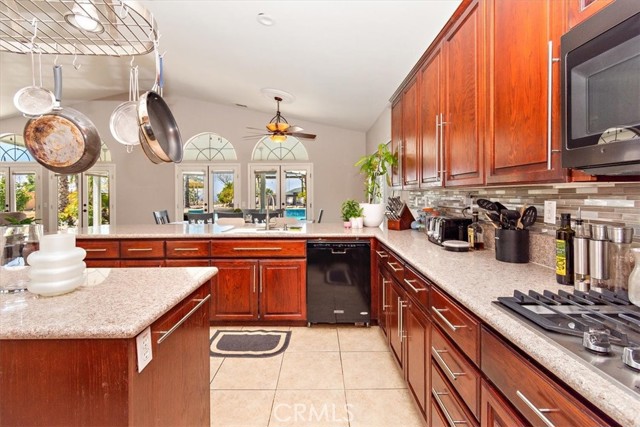 Image 17 of 53 For 10946 Deer Valley Road