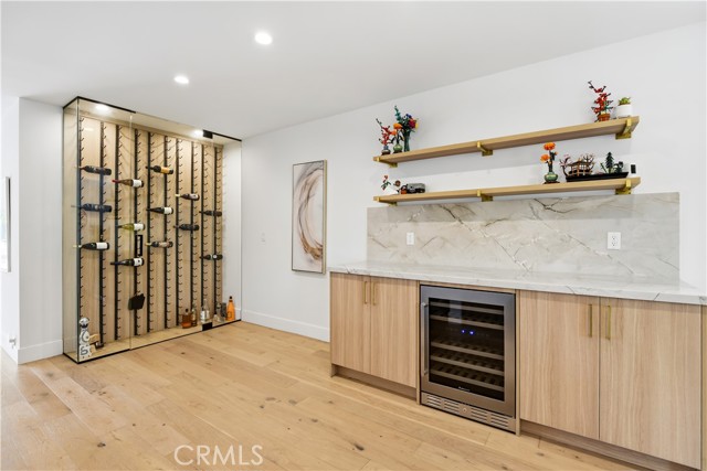 Detail Gallery Image 14 of 53 For 22637 Erwin St, Woodland Hills,  CA 91367 - 6 Beds | 5/1 Baths