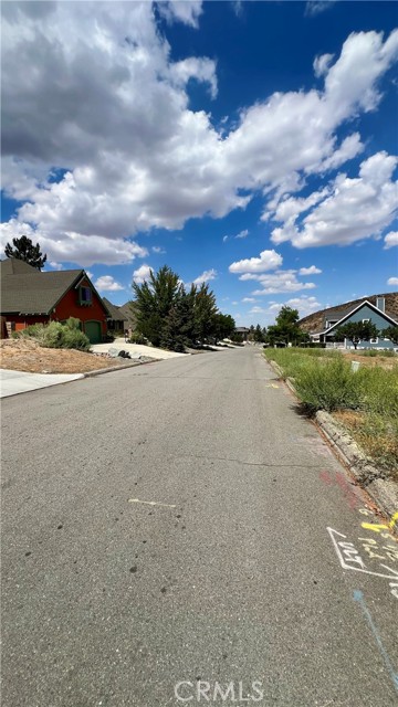 5419 Pacific Crest Drive, Wrightwood CA: https://media.crmls.org/medias/7330d729-f35a-44f1-b5aa-8904a724db3e.jpg