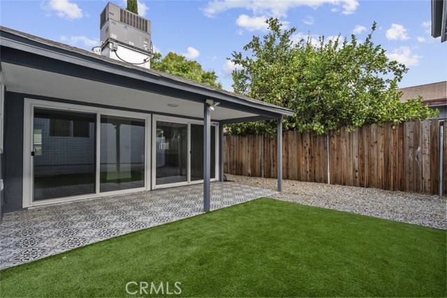 Detail Gallery Image 33 of 33 For 7952 White Oak Ave, Northridge,  CA 91325 - 2 Beds | 1 Baths