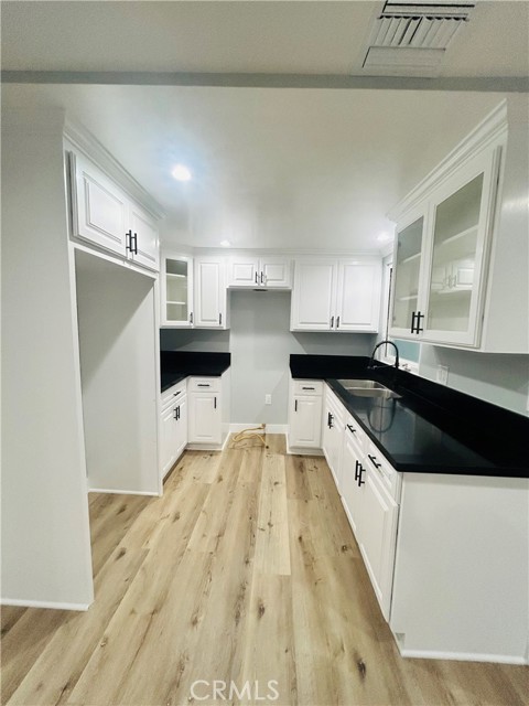 Detail Gallery Image 4 of 9 For 4108 W 106th St, Inglewood,  CA 90304 - 2 Beds | 1 Baths