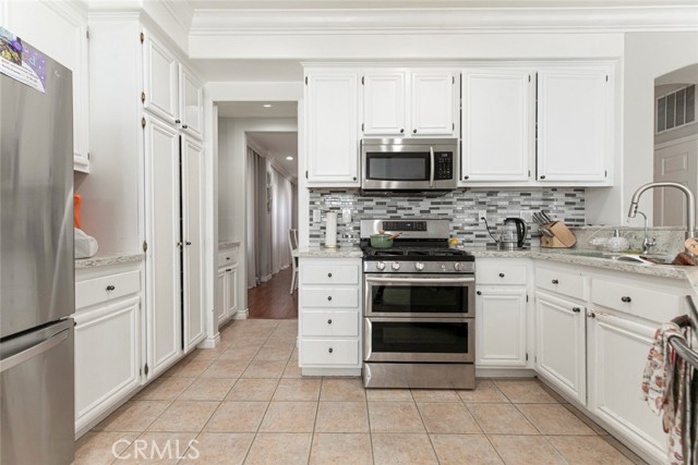12134 Via Santa Marta, Sylmar CA: https://media.crmls.org/medias/7331b79d-c010-44f7-a7f6-54674fa93b1a.jpg