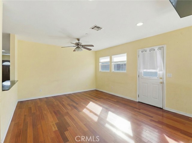 Detail Gallery Image 10 of 25 For 6545 Dos Rios Rd, Downey,  CA 90240 - 5 Beds | 3 Baths