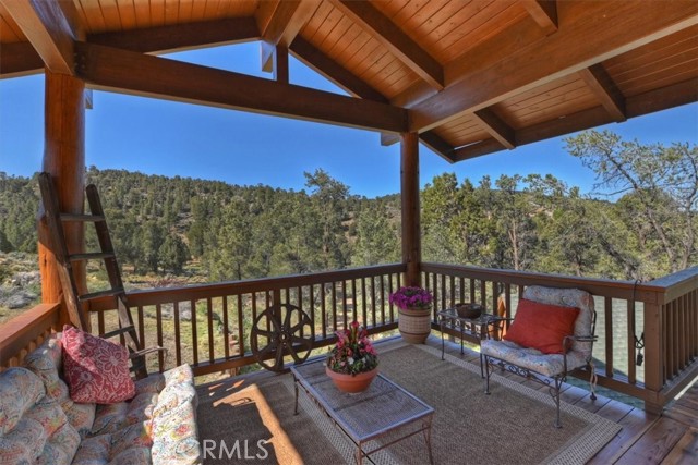 Detail Gallery Image 4 of 75 For 46727 Minnow, Big Bear City,  CA 92314 - 5 Beds | 6/1 Baths