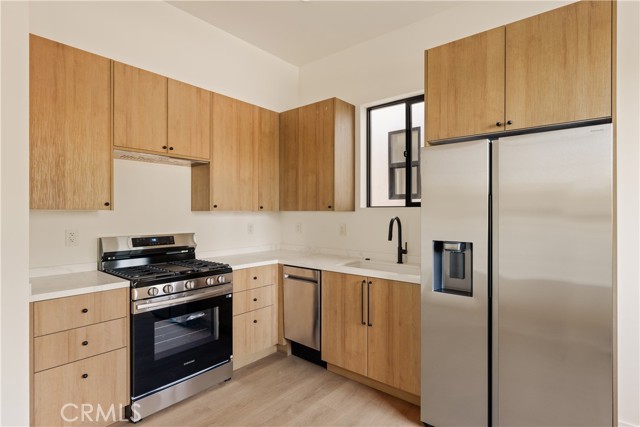 Detail Gallery Image 20 of 28 For 17852 Saticoy St, Reseda,  CA 91335 - – Beds | – Baths