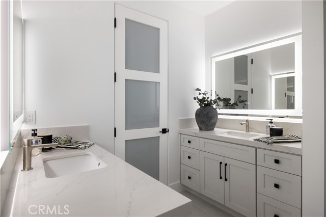 Detail Gallery Image 25 of 43 For 2018 Grant Ave a,  Redondo Beach,  CA 90278 - 4 Beds | 5 Baths