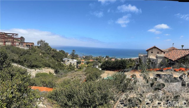 7530 Hillside Drive, La Jolla CA: https://media.crmls.org/medias/73348c47-6d9f-4b90-91a0-77fc6a2f10c7.jpg