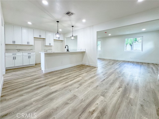 Detail Gallery Image 4 of 19 For 850 E Holly St, Rialto,  CA 92376 - 4 Beds | 2 Baths