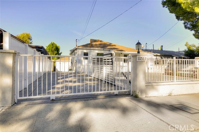 Detail Gallery Image 30 of 44 For 10535 Nassau, Sunland,  CA 91040 - 2 Beds | 2 Baths