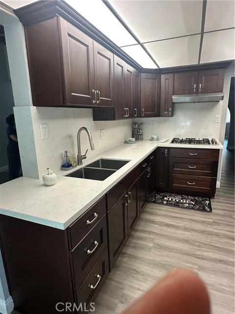 Detail Gallery Image 6 of 44 For 9943 Cedardale Dr, Santa Fe Springs,  CA 90670 - 6 Beds | 3 Baths