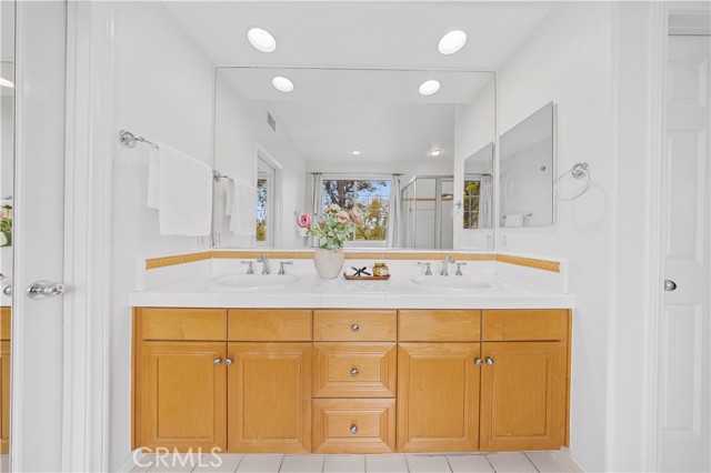 Detail Gallery Image 35 of 55 For 26 Middleton, Irvine,  CA 92620 - 5 Beds | 3/1 Baths