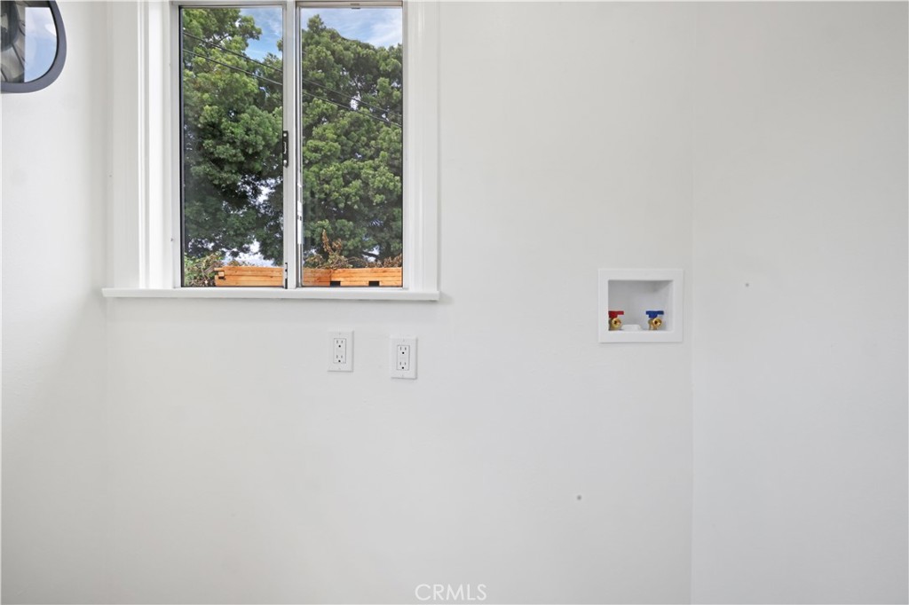 https://media.crmls.org/medias/7336c18a-9ea1-4ae0-a0bf-cb4fa6ea79d1.jpg?preset=X-Large