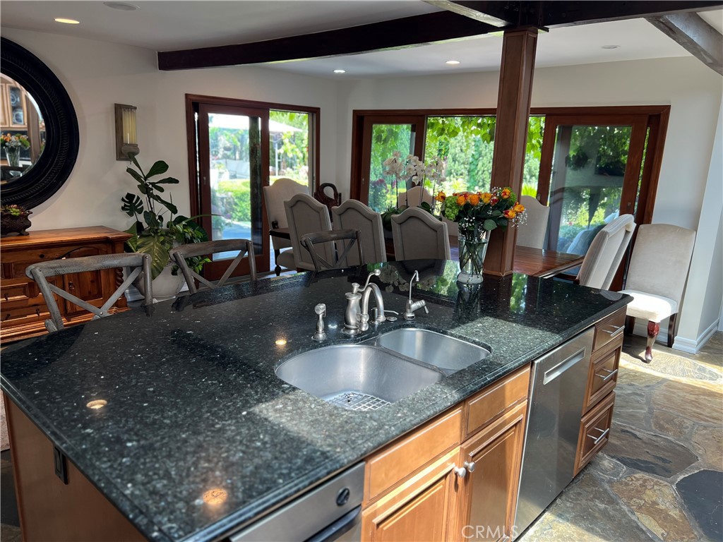 MLS #OC25182899 img 36