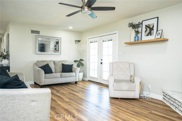 10245 Poulsen Avenue, Montclair CA: https://media.crmls.org/medias/733738dd-4b62-4fba-98a4-56ce88749ffc.jpg