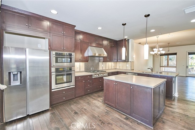 Detail Gallery Image 11 of 15 For 15 Vantis Dr, Aliso Viejo,  CA 92656 - 2 Beds | 2/2 Baths