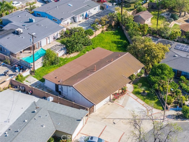 Detail Gallery Image 5 of 22 For 4202 West Fay Cir, Santa Ana,  CA 92703 - 4 Beds | 2 Baths