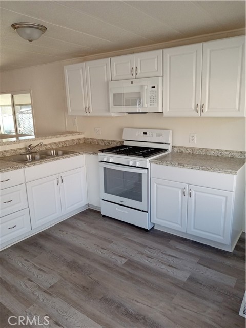 Detail Gallery Image 3 of 3 For 1600 S San Jacinto Ave #113,  San Jacinto,  CA 92583 - 2 Beds | 1 Baths