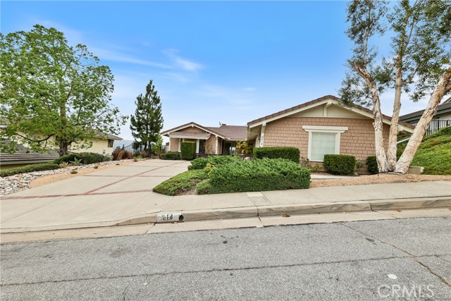 614 S Pathfinder Trail, Anaheim Hills CA: https://media.crmls.org/medias/7338de47-8024-4f47-bc74-de05733fb34a.jpg